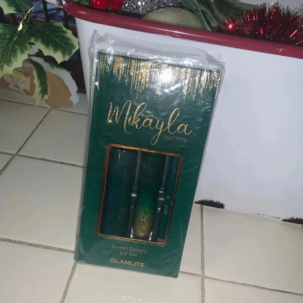 glamlite mikayla pt 2 golden dreams lip set